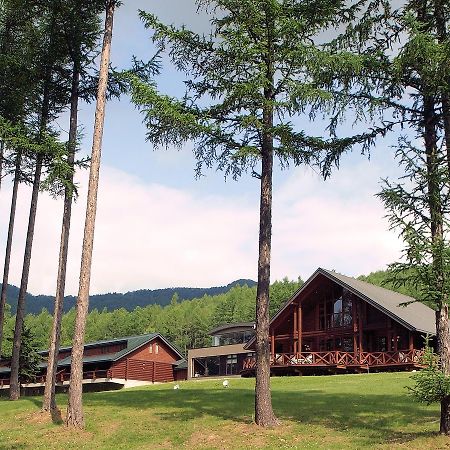 Log Hotel Larch Lake Kanayama Minamifurano Екстериор снимка