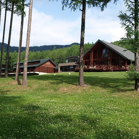 Log Hotel Larch Lake Kanayama Minamifurano Екстериор снимка