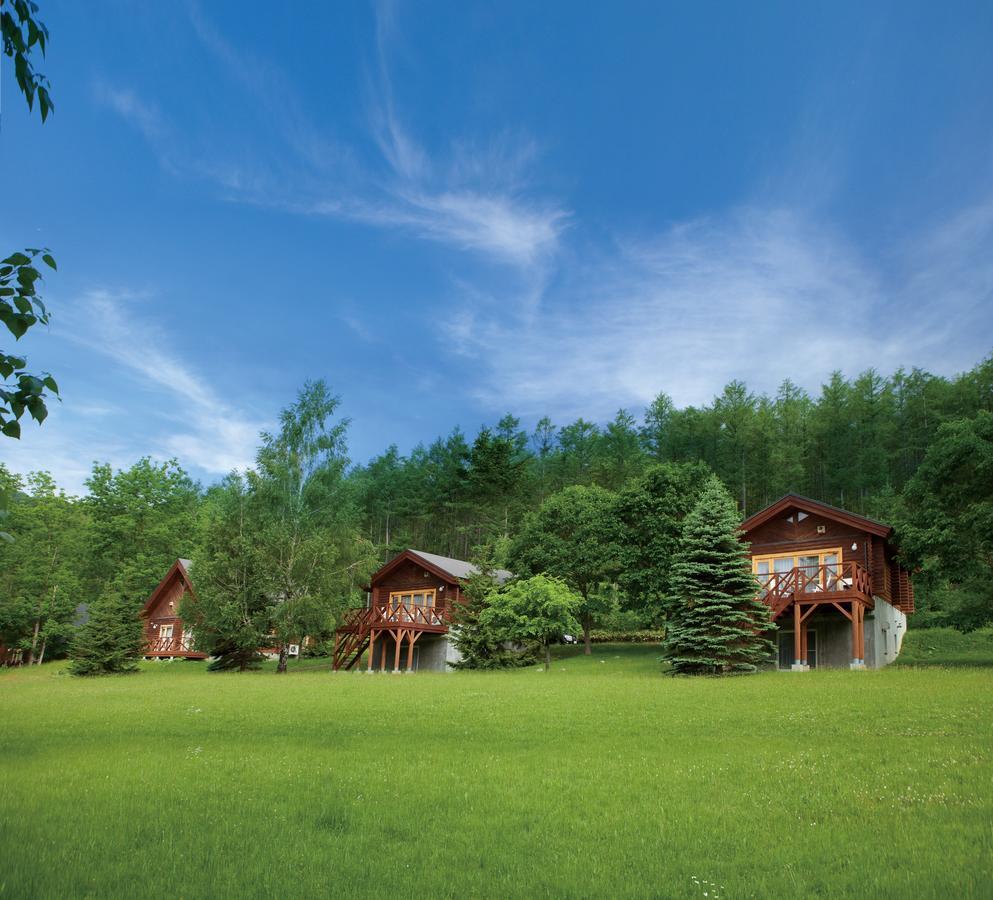 Log Hotel Larch Lake Kanayama Minamifurano Стая снимка