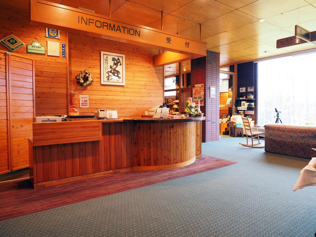 Log Hotel Larch Lake Kanayama Minamifurano Екстериор снимка